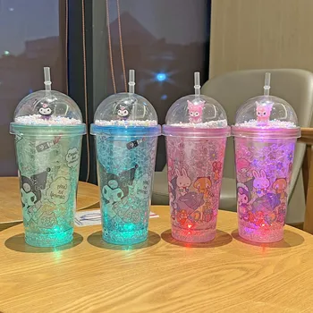 Kawaii Hello Kitty Светящийся стакан для воды Фигурка аниме Sanrio Двухслойный Пластиковый стакан для воды для девочек Милая соломенная спортивная бутылка